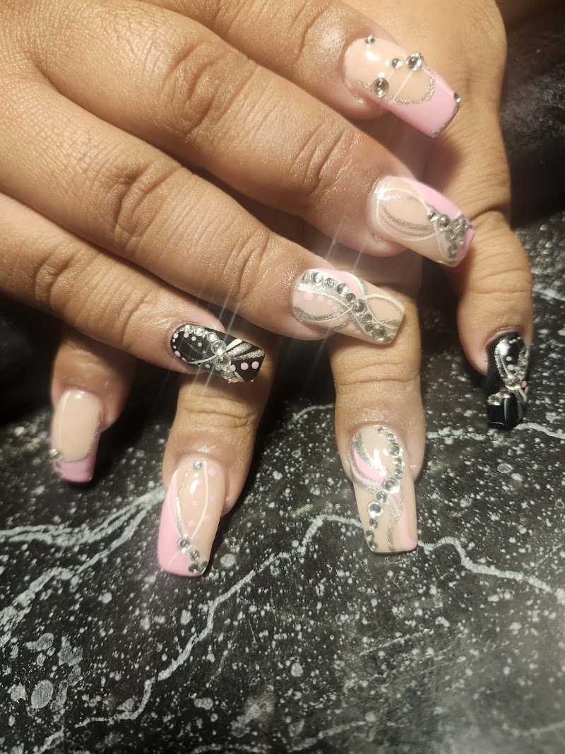 Nails 4 U, nail salon in New London, CT, photo 6 of 10